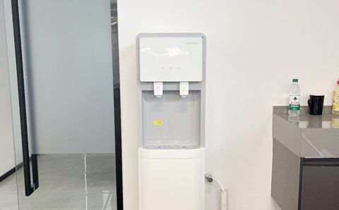 上海奉賢經(jīng)濟(jì)開(kāi)發(fā)區(qū)某公司 租賃美辰反滲透直飲水機(jī)MR-1250